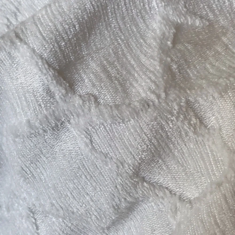 Tahari Home White Duvet Cover Twin size 64x88 Embossed Texture Design